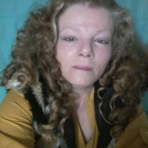 Meet your Posher, Evelyn